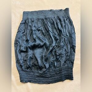 Sofia features smocked elastic bands both at bust and hem NWOT Fits sizes 2-8